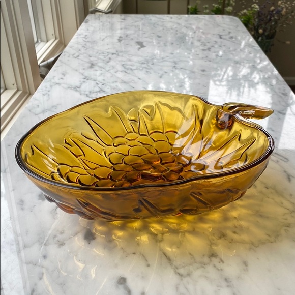 Indiana Glass • Vintage • Fruit Bowl • Amber - Picture 4 of 5